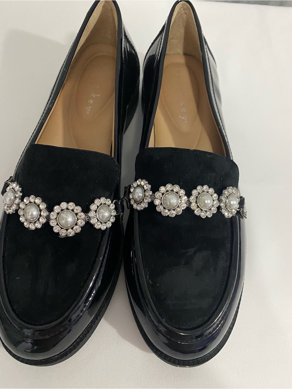 Women’s Shiny Black Slip On Loafers Size 7M  Pre Owned